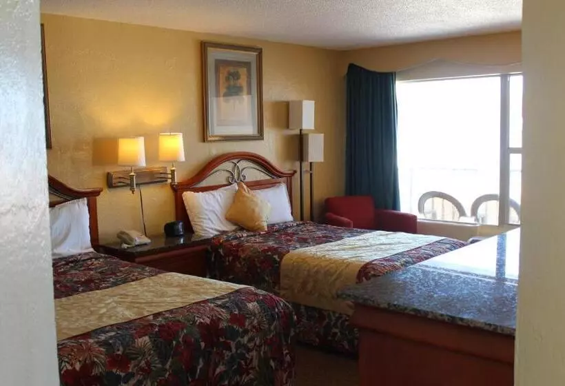 ２ダブルベッドのスタンダードルーム, Grand Prix Motel Beach Front