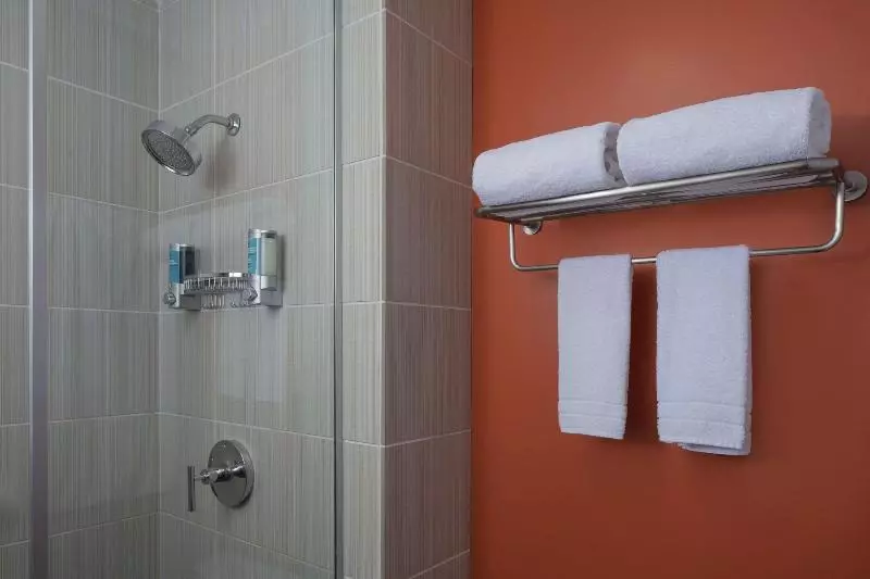 Standard-huone King-vuode, Aloft Hotel Rogers Bentonville