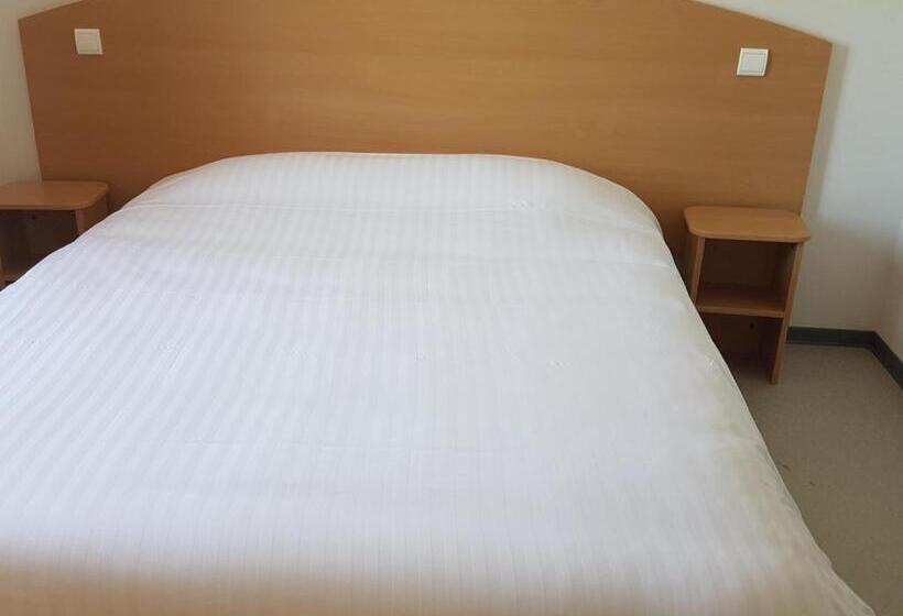 חדר משפחתי נוף לגינה, Au Périgord Noir