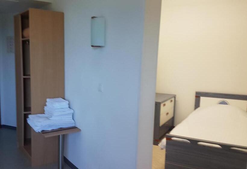 חדר משפחתי נוף לגינה, Au Périgord Noir