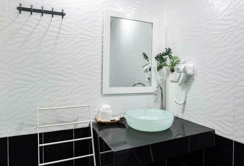 デラックスルーム, Chaantalay