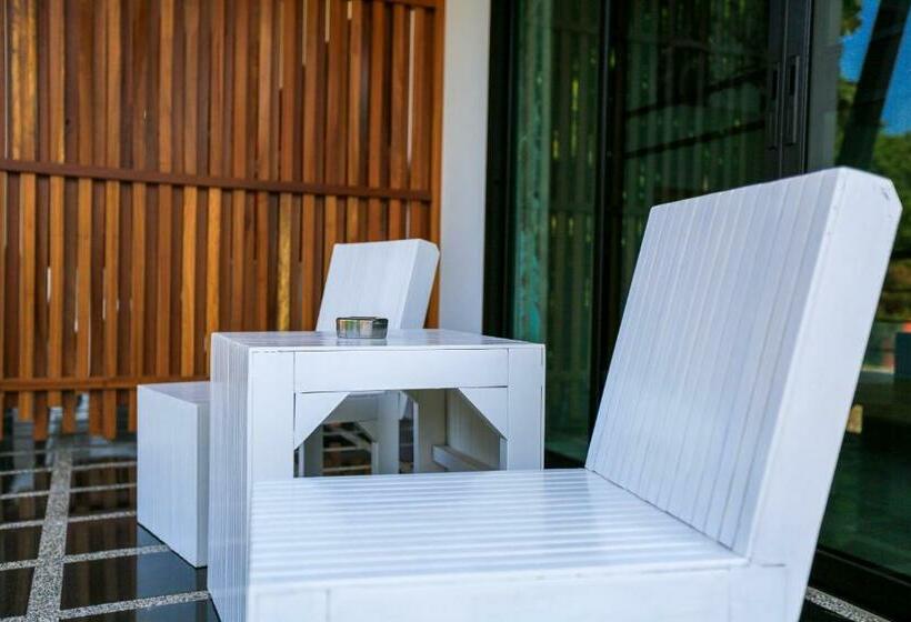 Номер Deluxe, Chaantalay