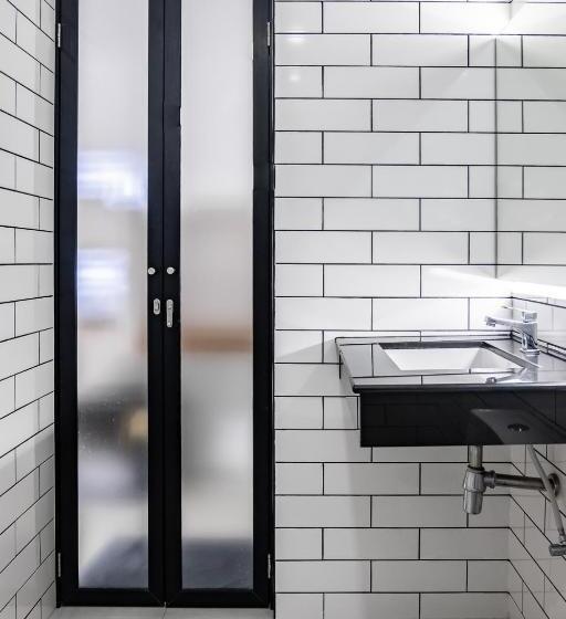 スタンダードトリプルルーム, Chaantalay