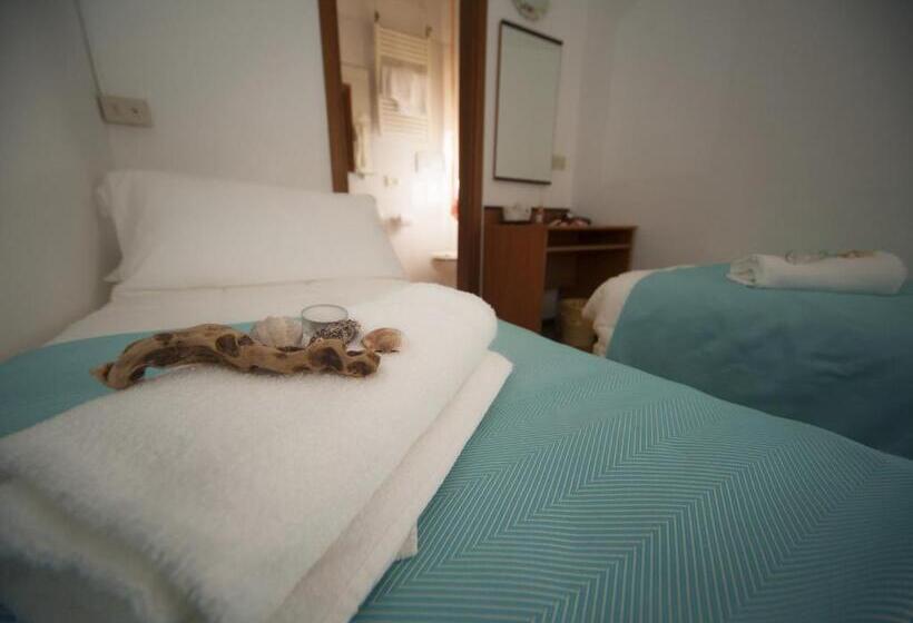 חדר סטנדרט, Del Mar