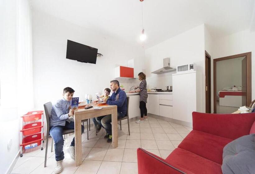 דירת שני חדרים, Del Mar