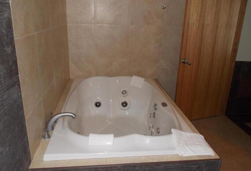 سوئیت پرزیدنت, Dharma Beach