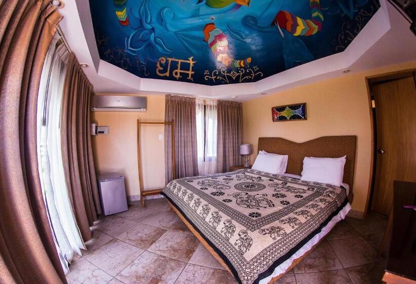 اتاق استاندارد با چشمانداز رودخانه, Dharma Beach