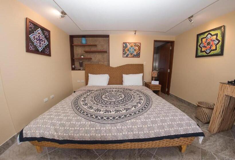 Deluxe Suite King Bed, Dharma Beach