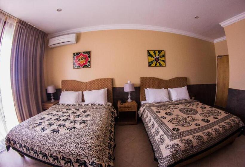 اتاق سوپریور, Dharma Beach