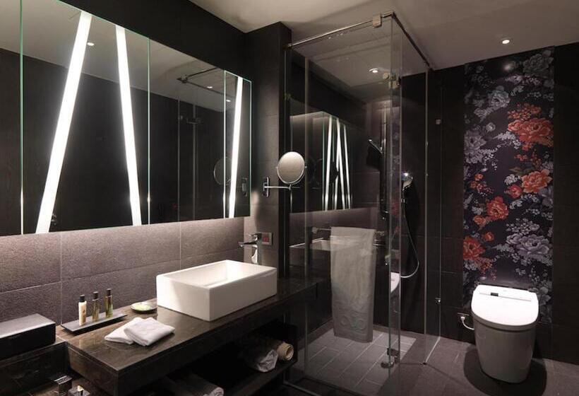 اتاق اجرایی, Dua