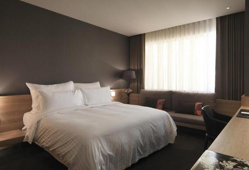 اتاق اجرایی, Dua