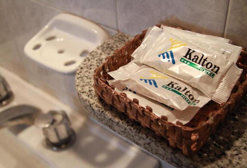 חדר סטנדרט לשלושה, Kalton