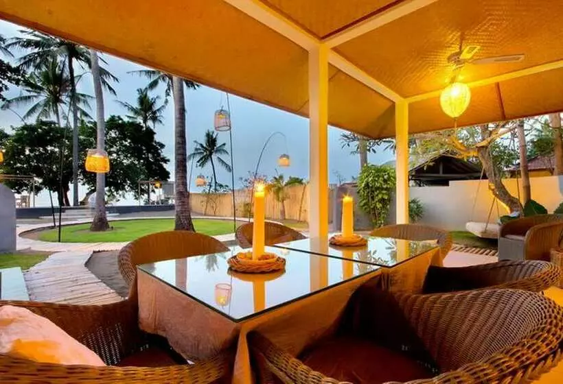 ツーベッドルーム　ヴィラ, Lilin Lovina Beach