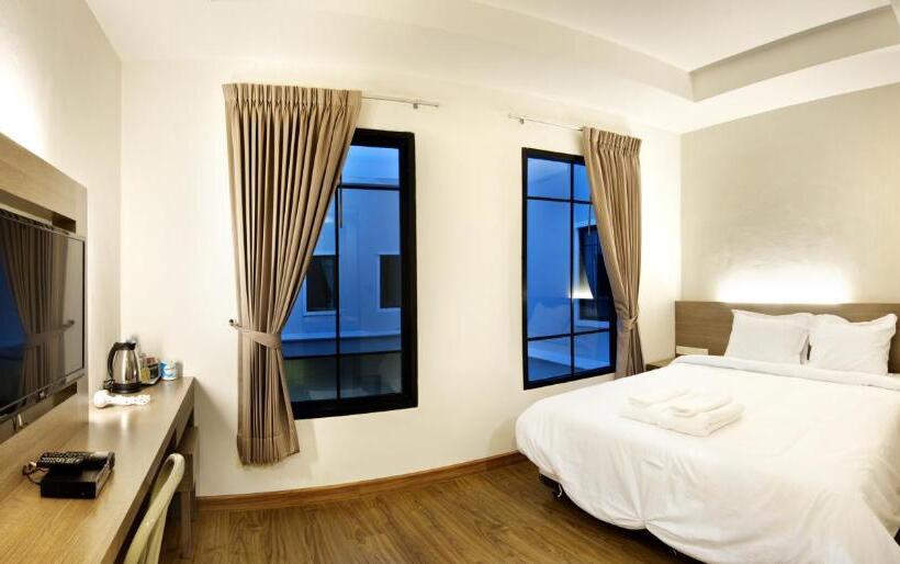 Deluxe Room, Panini Residence