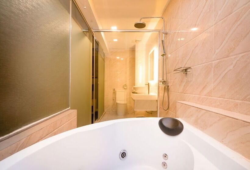 سوییت, Royce Hotel Kl Sentral