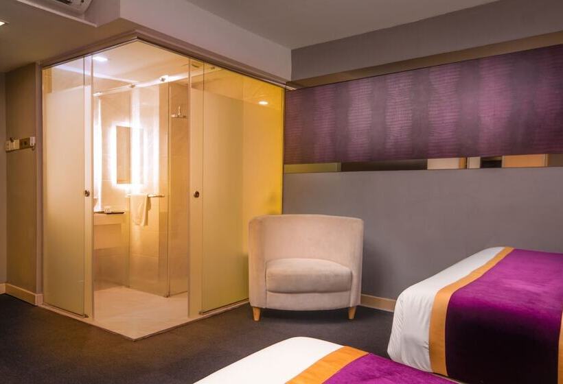 اتاق خانوادگی, Royce Hotel Kl Sentral