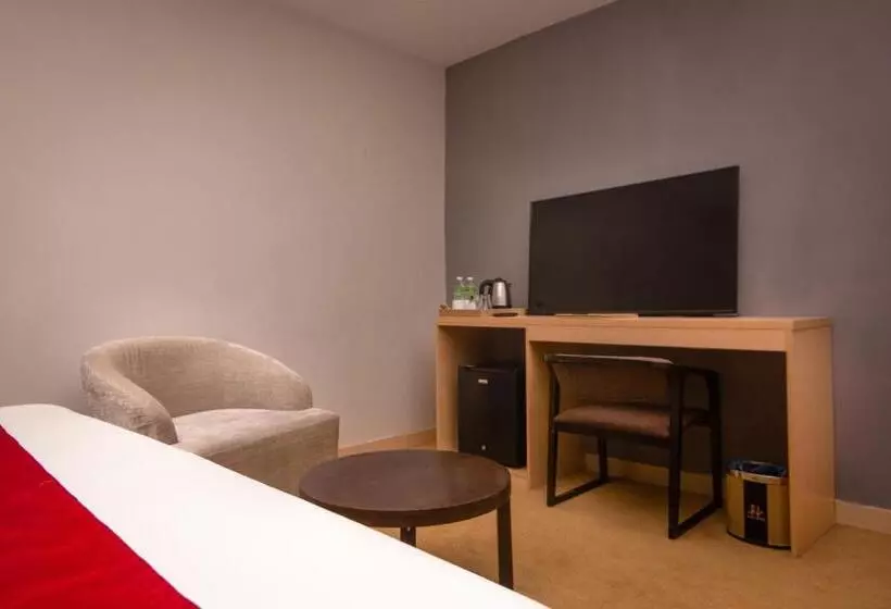 اتاق اجرایی با تخت بزرگ, Royce Hotel Kl Sentral