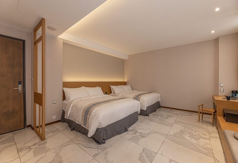 اتاق استاندارد با چشم‌انداز دریاچه, Sun Moon Lake Apollo Resort