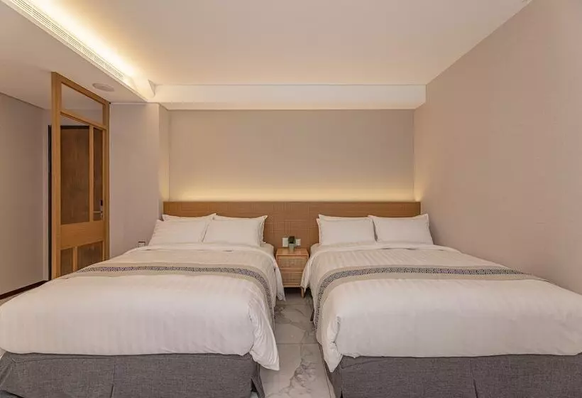 اتاق استاندارد چهار تخته, Sun Moon Lake Apollo Resort