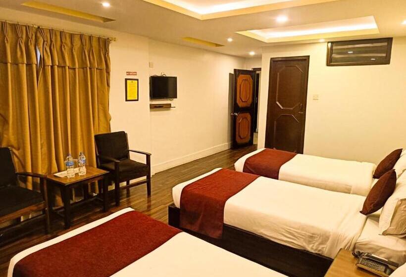 اتاق لوکس سه تخته, Thamel Grand