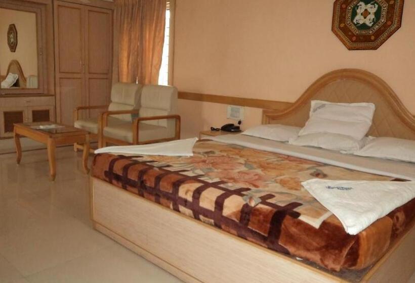 سوییت, Kishkinda Heritage Resort