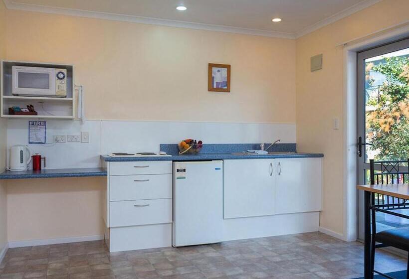 إستوديو قياسى, Middle Park Motel