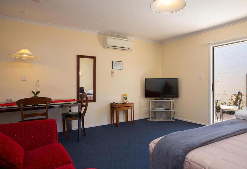 إستوديو قياسى, Middle Park Motel