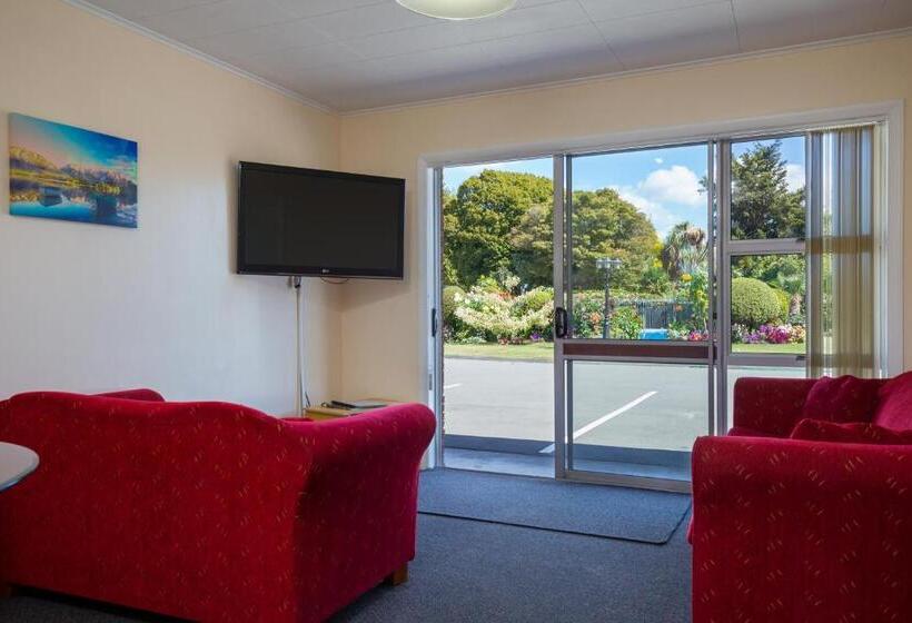 شقة غرفتين, Middle Park Motel