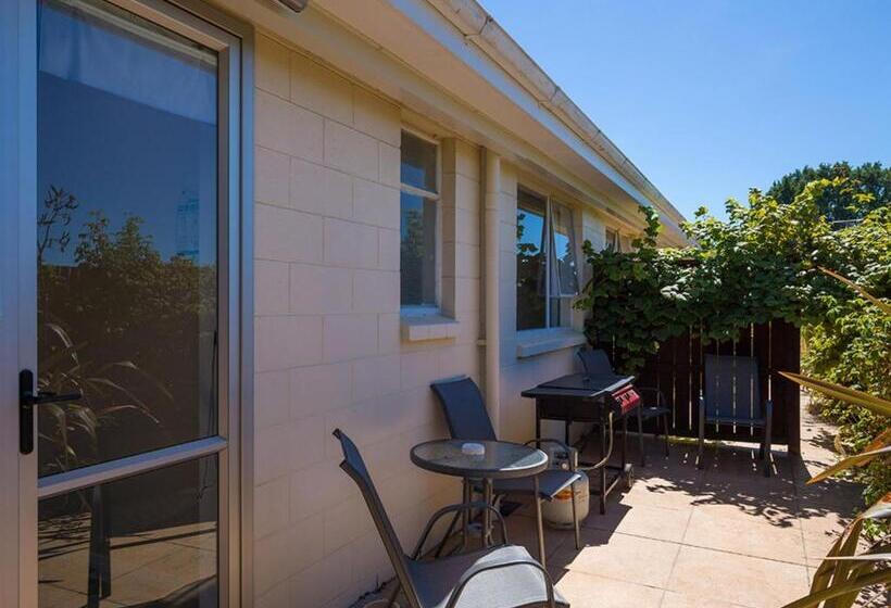 شقة غرفتين, Middle Park Motel