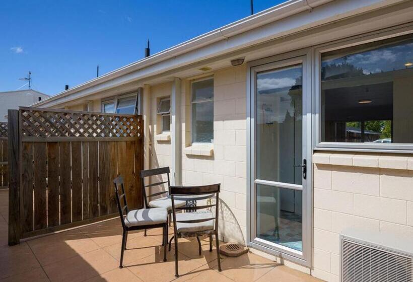 شقة غرفتين, Middle Park Motel