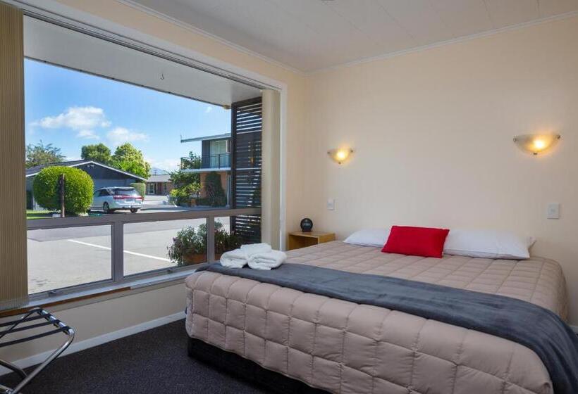 شقة غرفتين, Middle Park Motel