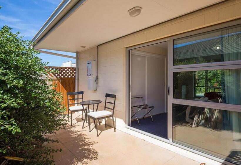 إستوديو قياسى, Middle Park Motel