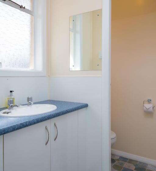 إستوديو قياسى, Middle Park Motel