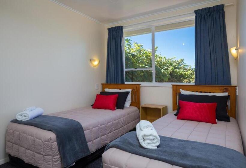 شقة غرفتين, Middle Park Motel