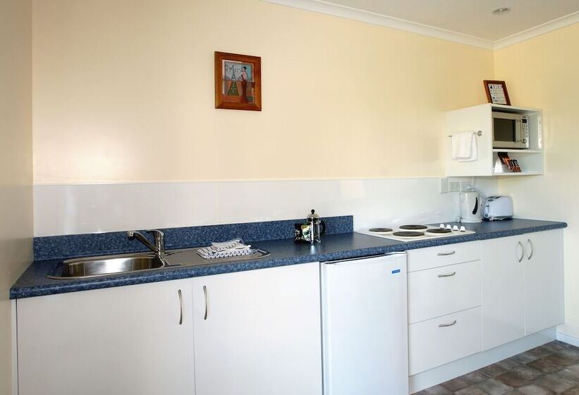 شقة غرفة واحدة, Middle Park Motel