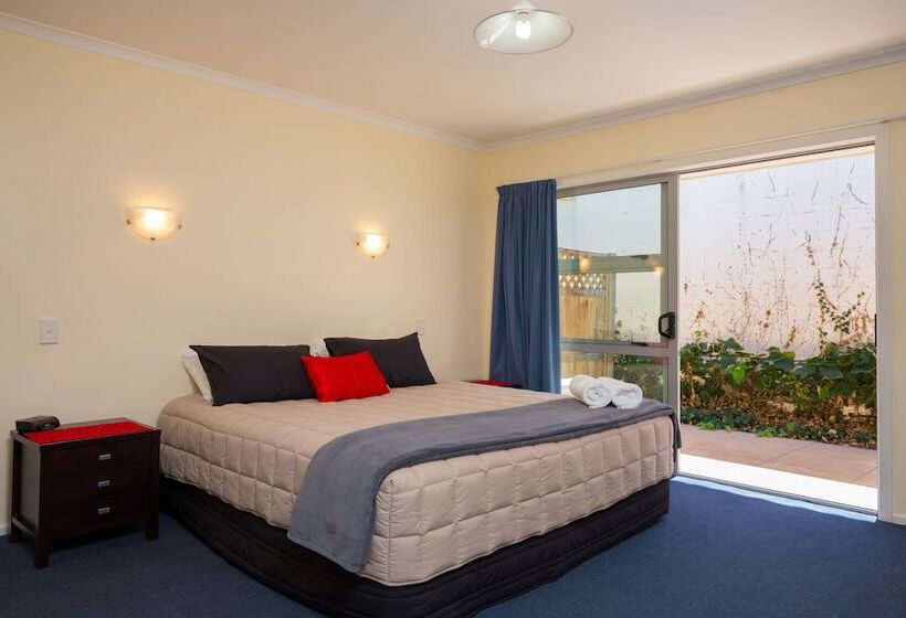 شقة غرفة واحدة, Middle Park Motel