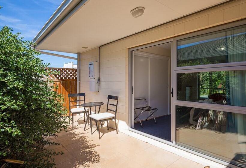 إستوديو قياسى, Middle Park Motel