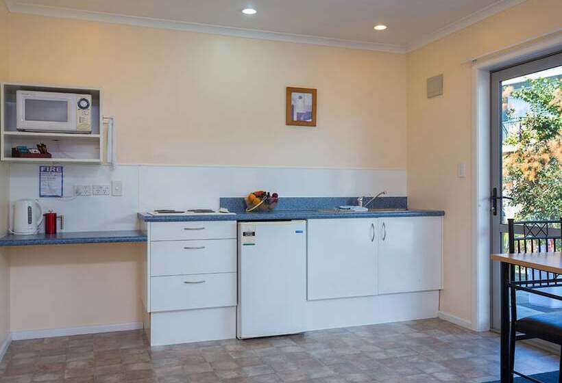 إستوديو قياسى, Middle Park Motel