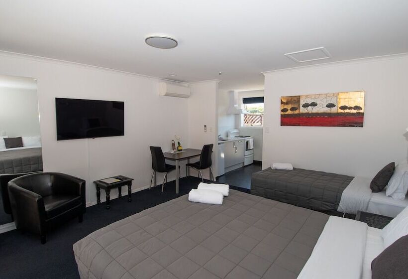 إستوديو قياسى, Middle Park Motel