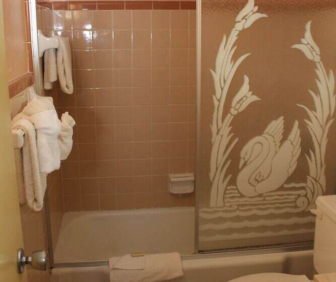 غرفه قياسيه سريرين مزدوجين, Grand Prix Motel Beach Front