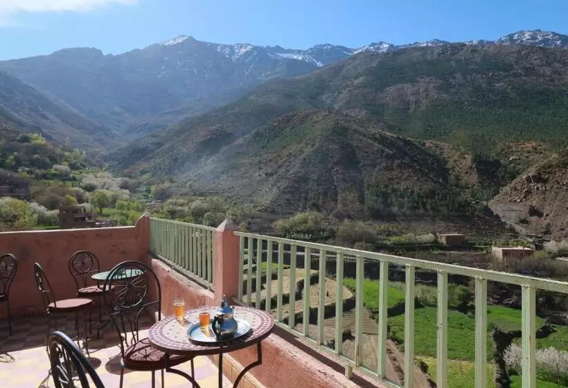 اتاق استاندارد سه نفره, Tamatert Guest House