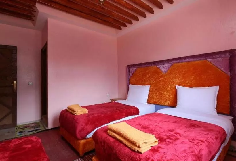 اتاق استاندارد سه نفره, Tamatert Guest House