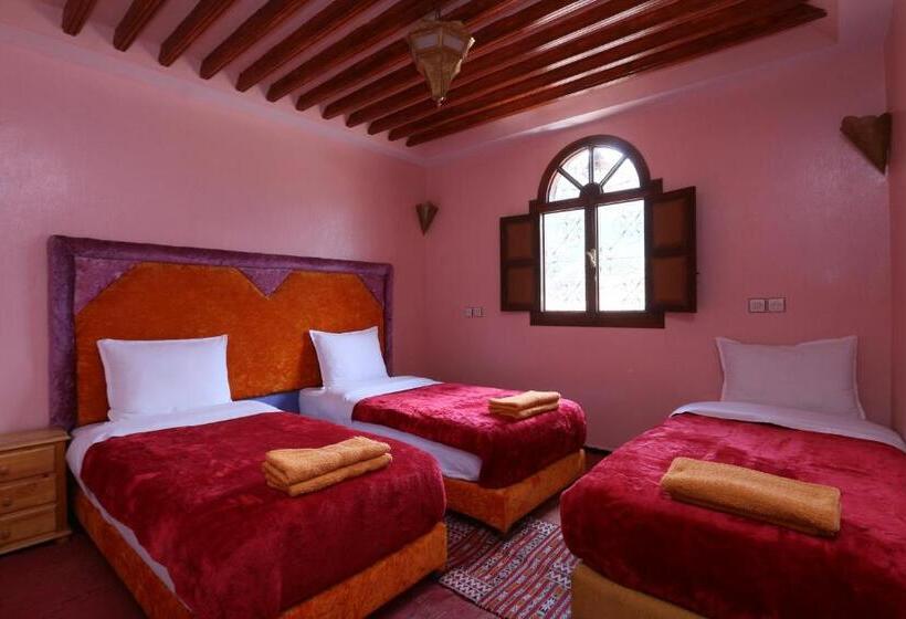 Номер Стандарт Трехместный, Tamatert Guest House