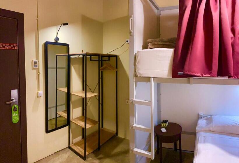 Трехместный Номер Стандарт Совместная Ванная, The Loft Hostel Barcelona La Pedrera