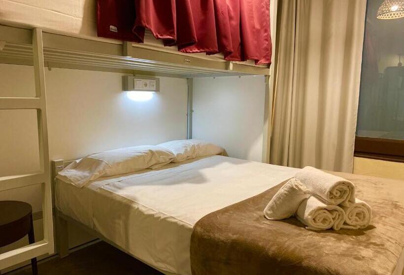 Трехместный Номер Стандарт Совместная Ванная, The Loft Hostel Barcelona La Pedrera