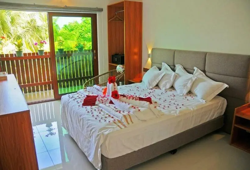 اتاق لوکس با بالکن, Palmrest Kaashidhoo Maldives