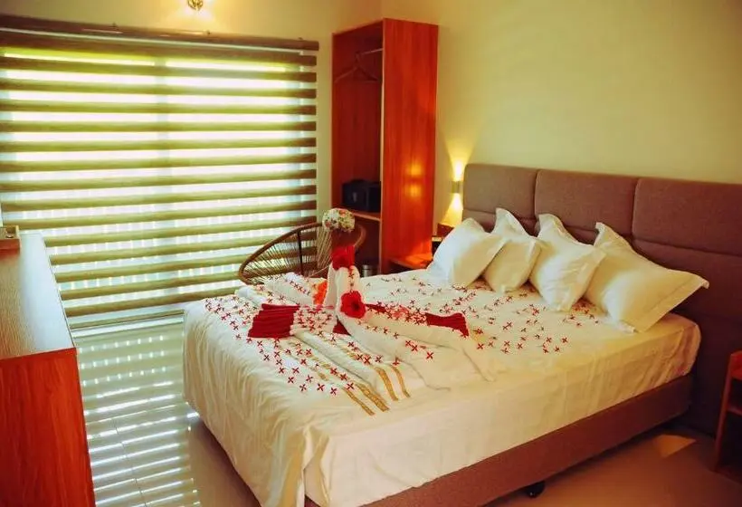 اتاق لوکس با بالکن, Palmrest Kaashidhoo Maldives