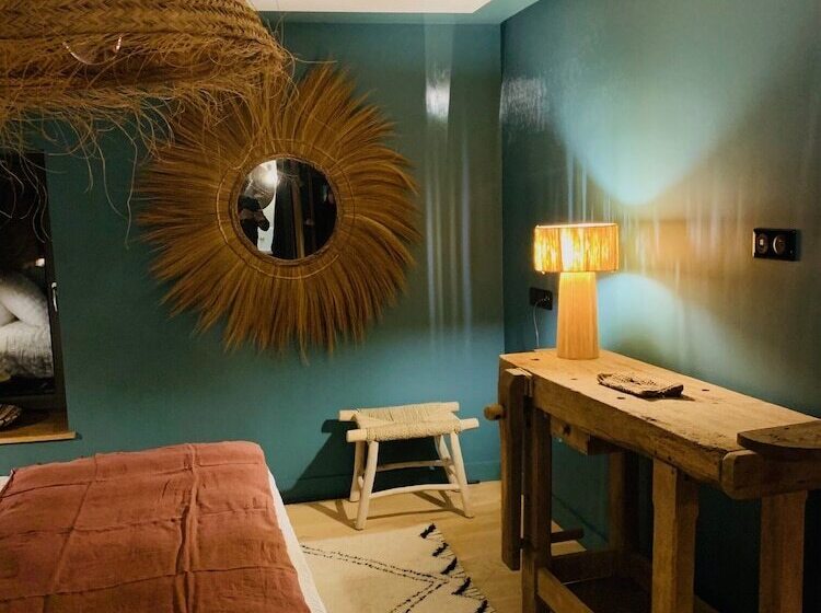 수피리어 룸, La Cambrousse