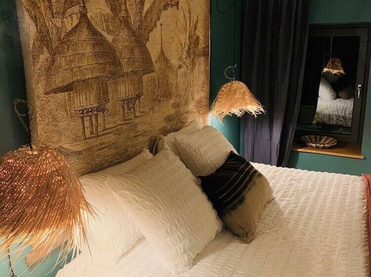 수피리어 룸, La Cambrousse