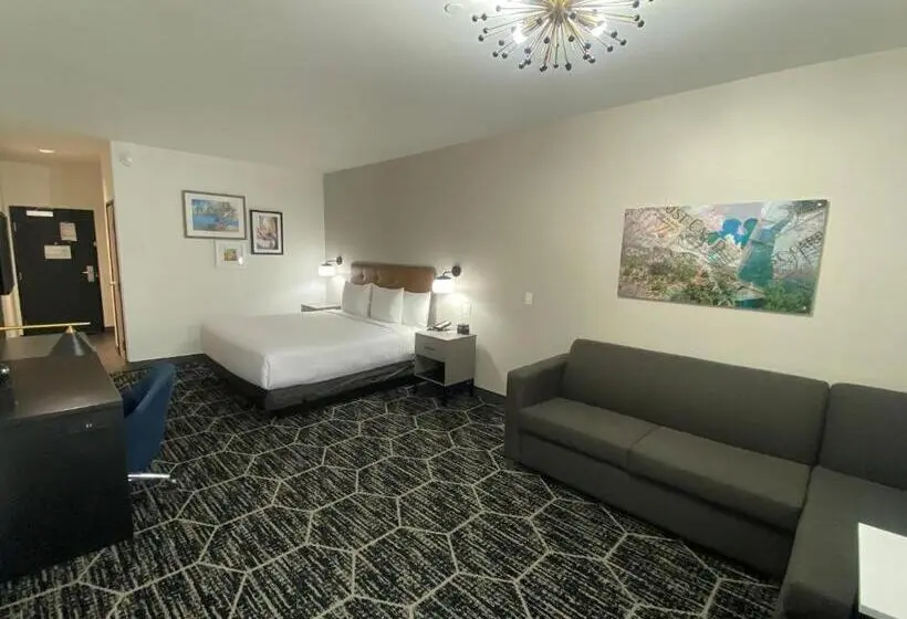 キングサイズベッドのスイートルーム, La Quinta Inn & Suites By Wyndham Yucaipa
